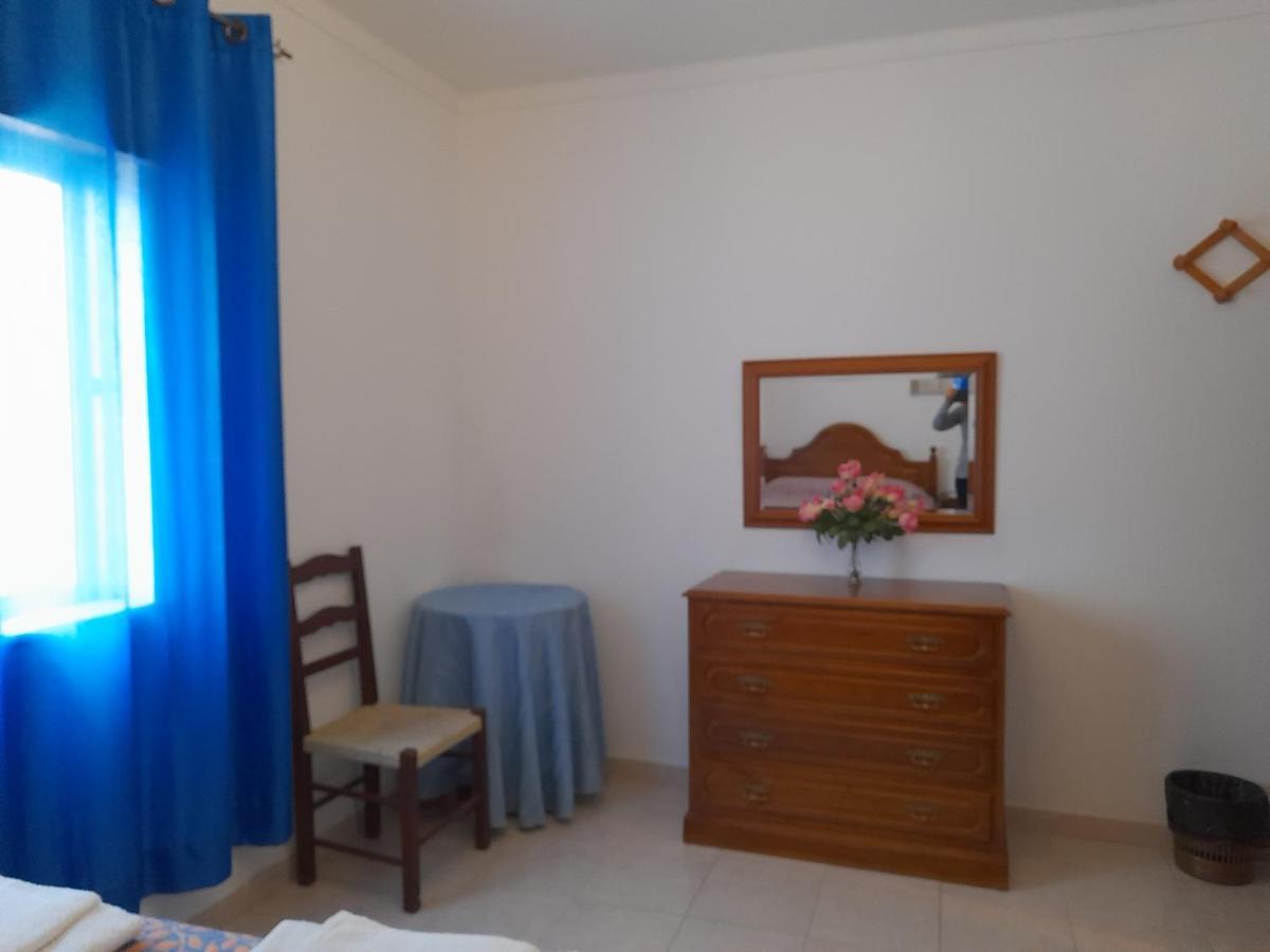 Pacheco'S Guesthouse Lagos Exterior photo