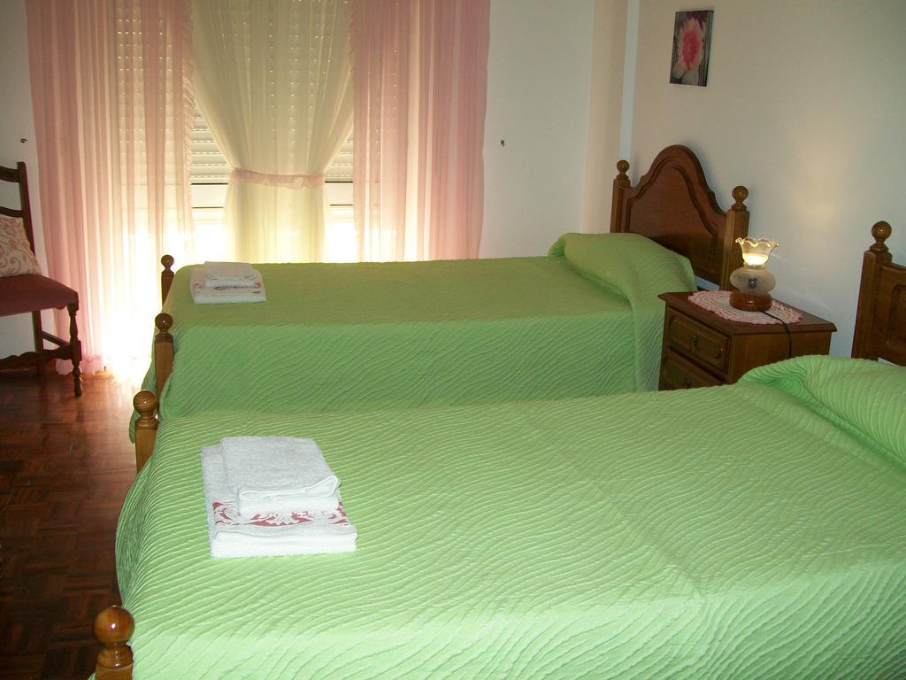 Pacheco'S Guesthouse Lagos Exterior photo