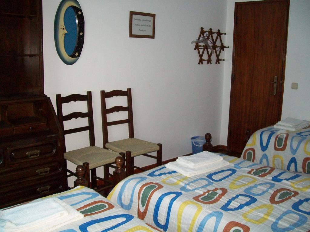 Pacheco'S Guesthouse Lagos Exterior photo